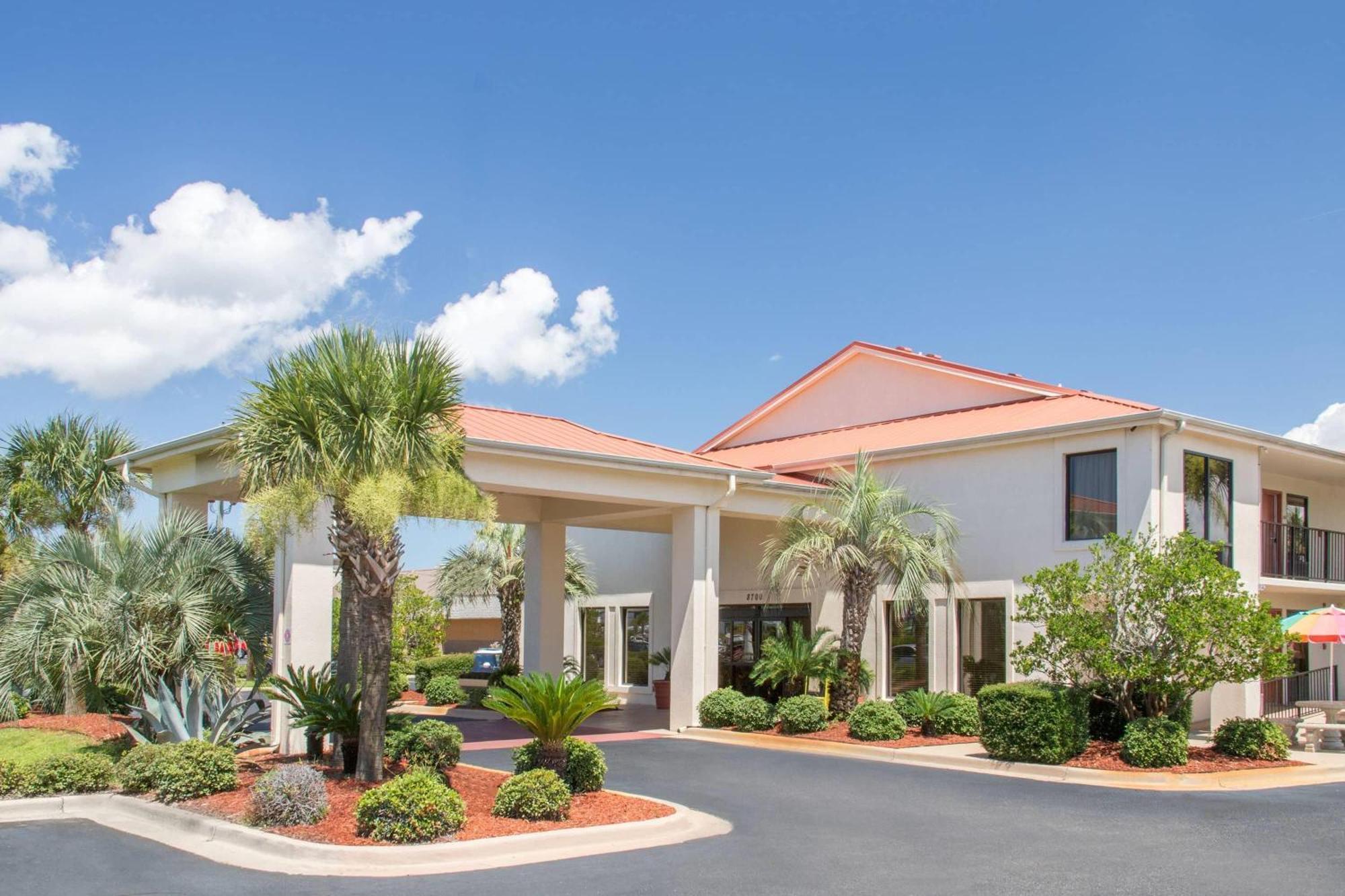 Days Inn & Suites By Wyndham Navarre - Near Beaches Hurlburt Exterior foto